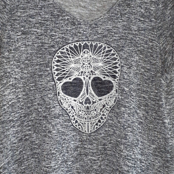 EUC Aeropostale Lace Skull Top L - Picture 2 of 5